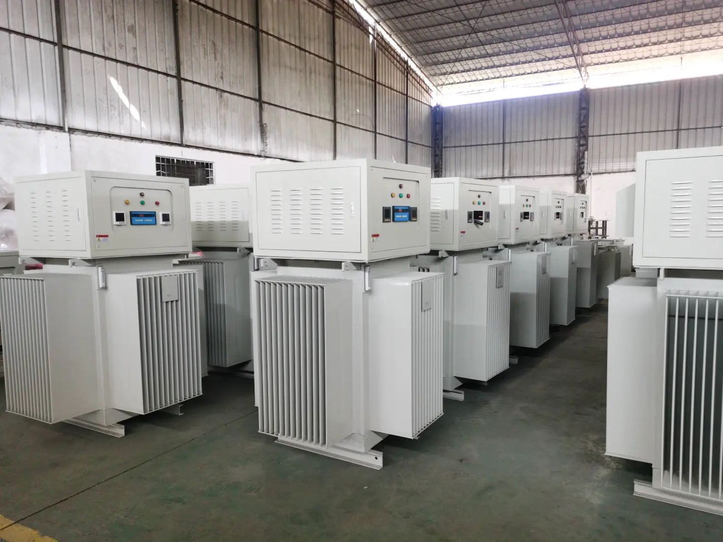 Three-Phase Inductive Voltage Regulator.jpg